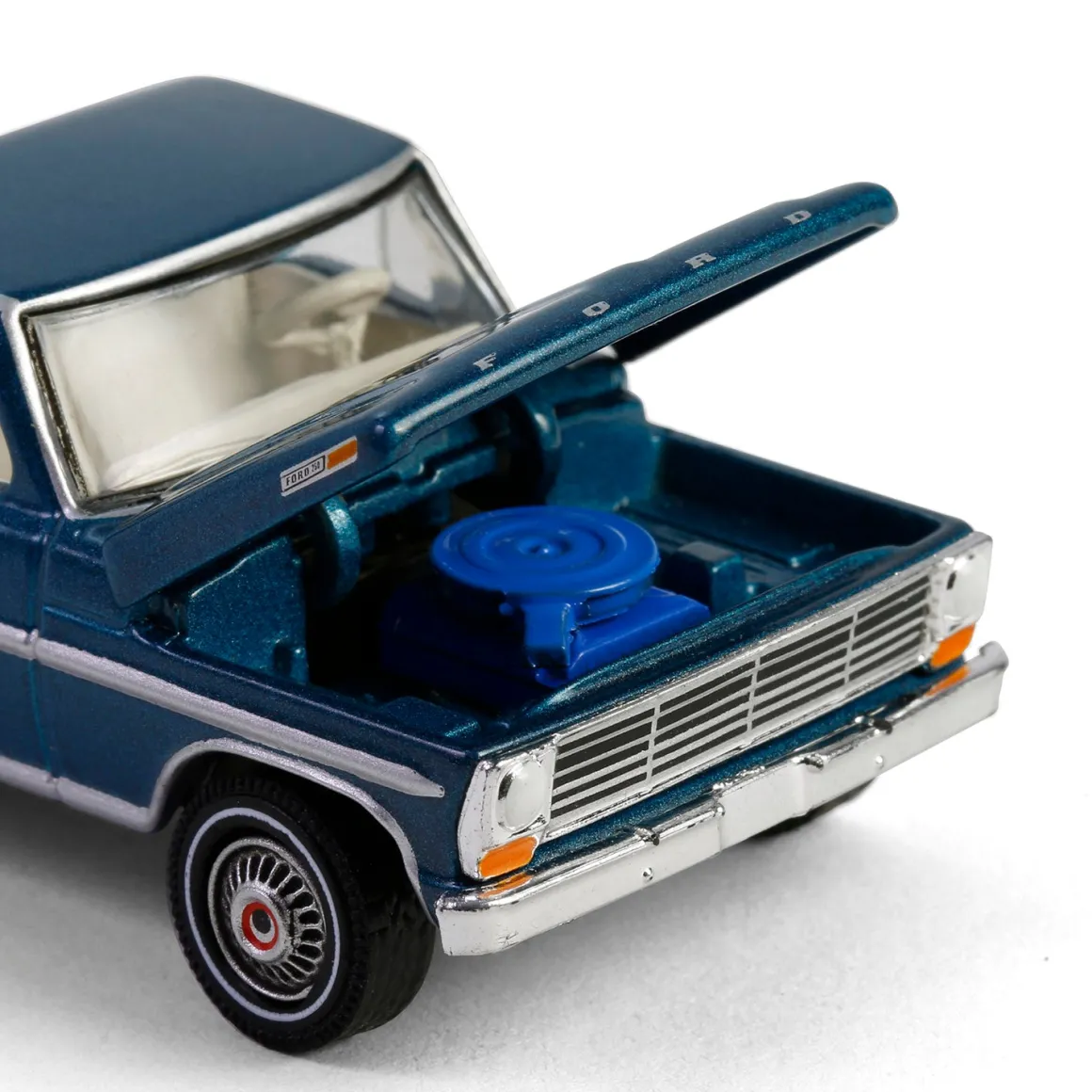 1/64 1967 Ford F-250 with Enclosed Car Hauler & 1966 Ford Thunderbird, Thelma & Louise, Hollywood Hitch & Tow Series 13