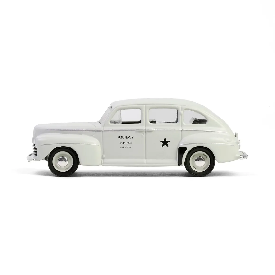 1/64 1946 Ford Fordor Super Deluxe, U.S. Navy Staff Car, Battalion 64 Series 5