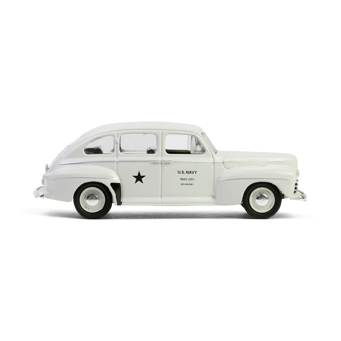 1/64 1946 Ford Fordor Super Deluxe, U.S. Navy Staff Car, Battalion 64 Series 5