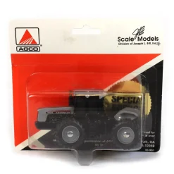 1/64 AGCOSTAR 8425 4WD with Duals - 2003 Farm Show Edition