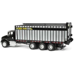 1/64 Black International 8600 with H&S Big Dog 1226 Forage Box