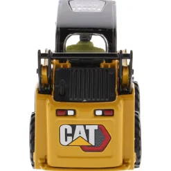 1/32 CAT 272D3 Skid Steer Loader w/ Bucket, Fork and Grapple Tools