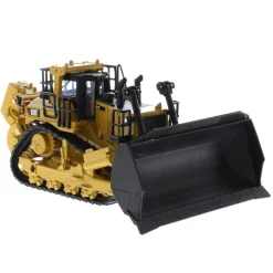 1/64 Caterpillar D11 Dozer with 2 Blades & Rear Rippers