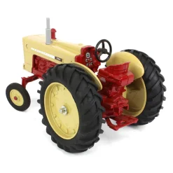 1/16 Cockshutt 560, National Farm Toy Museum Limited Edition