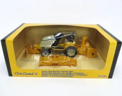 1/16 Cub Cadet 3208 Lawn & Garden Set