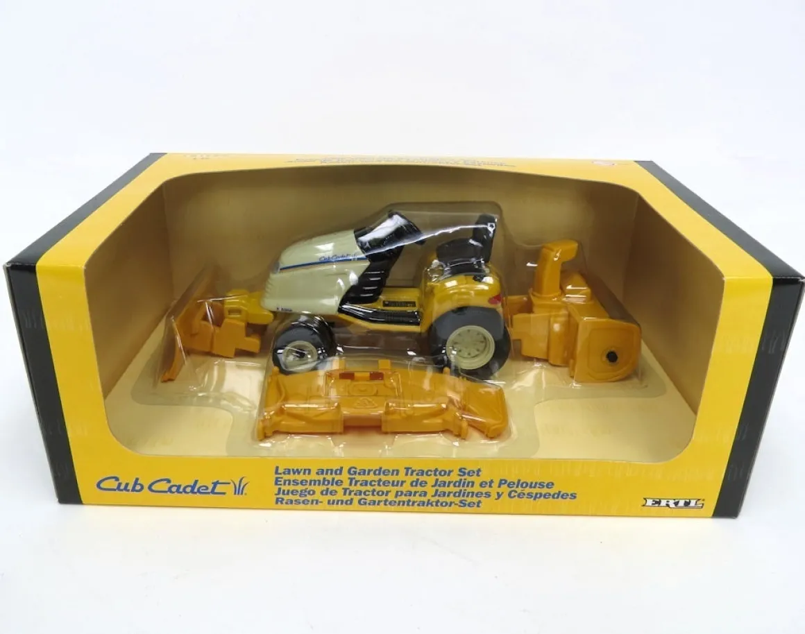 1/16 Cub Cadet 3208 Lawn & Garden Set