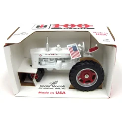 1/16 Die-cast Collector Edition IH Farmall M White Demonstrator