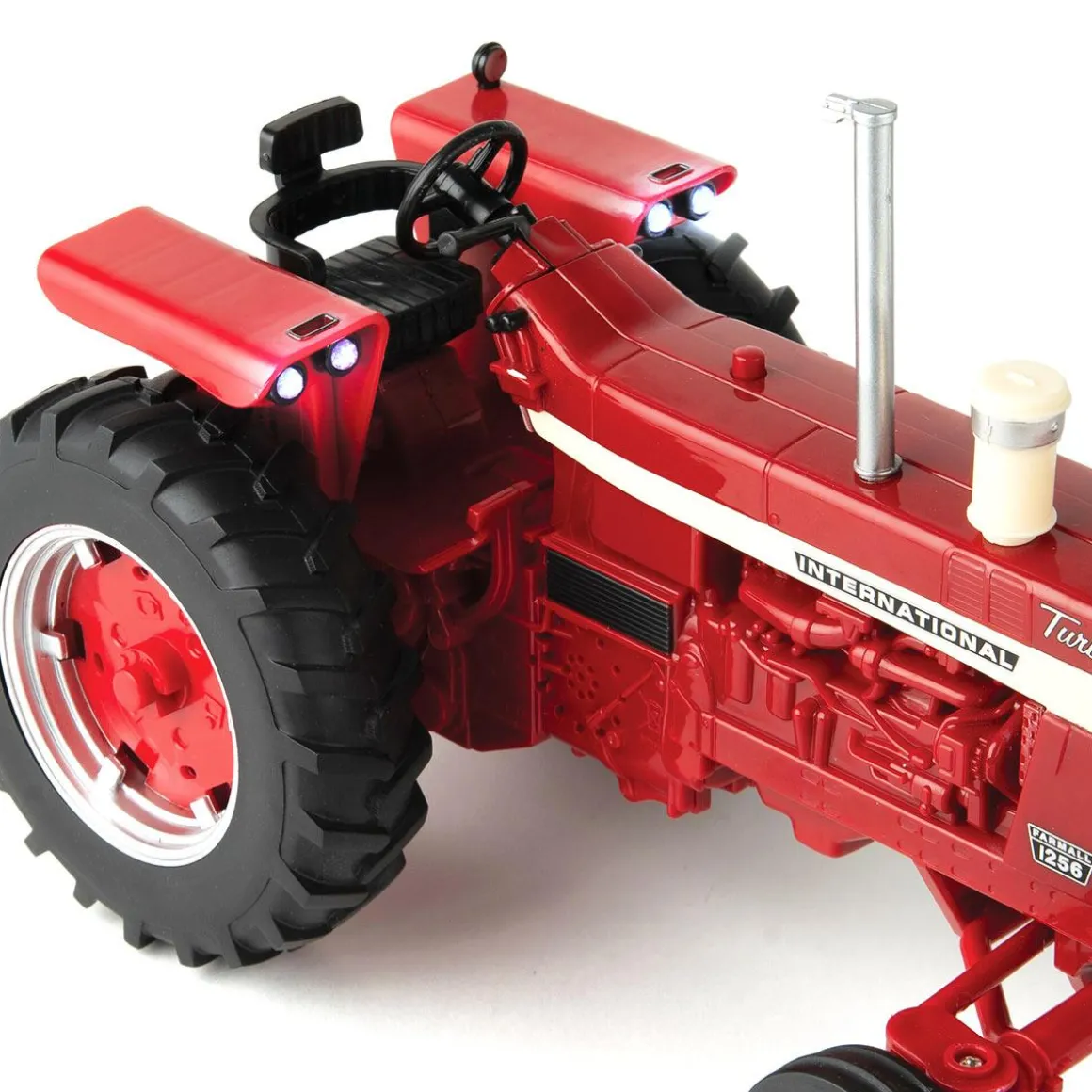 1/16 ERTL Big Farm Farmall 1256 with Mower & Figures
