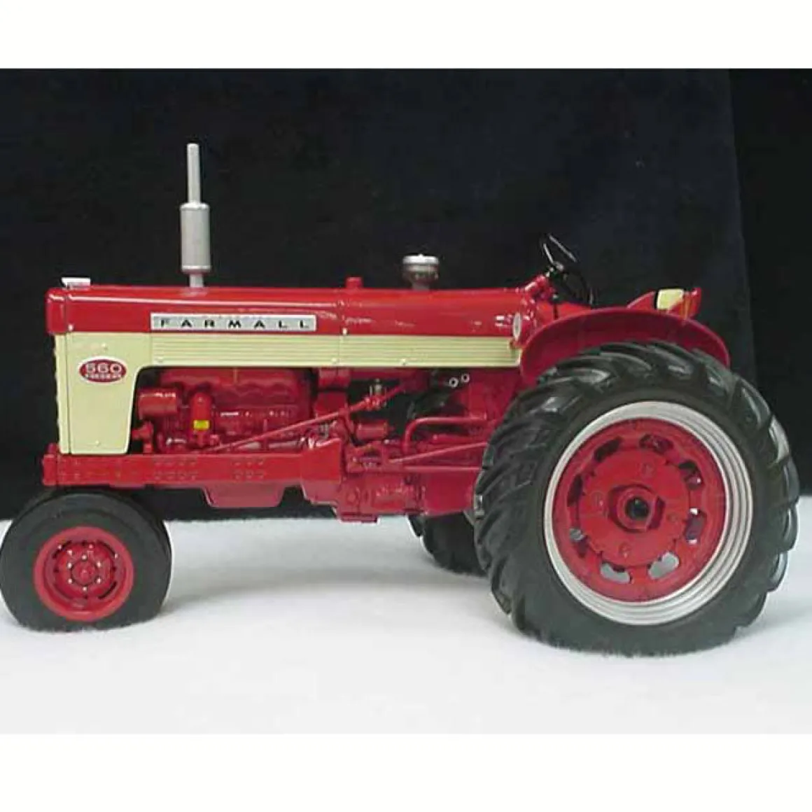 1/16 Farmall 560 Diesel Narrow Front, ERTL Precision Series #19