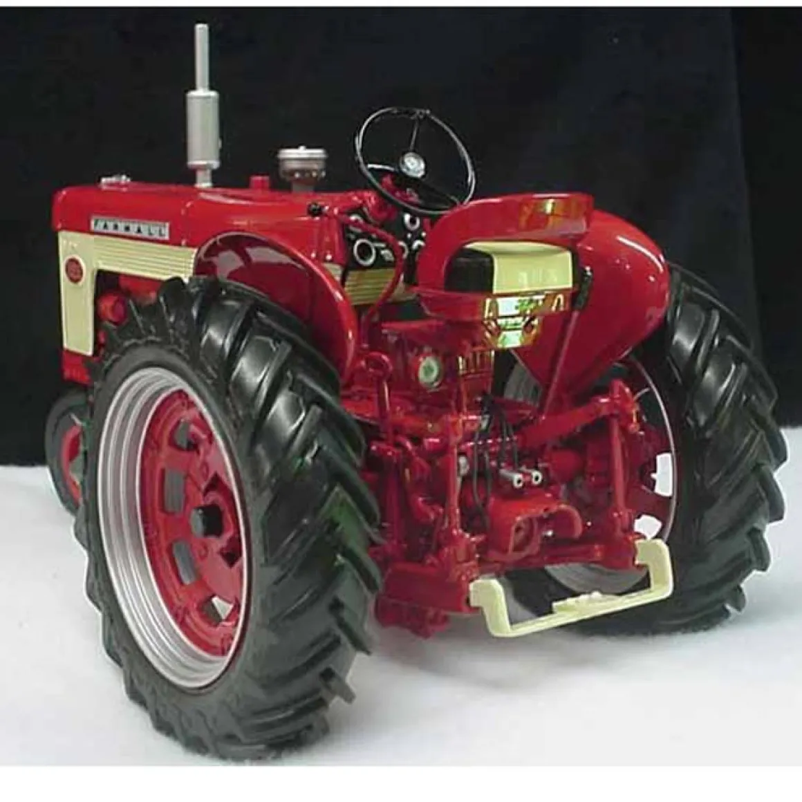 1/16 Farmall 560 Diesel Narrow Front, ERTL Precision Series #19