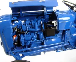 1/16 Fordson Dexta (1960-1962) by Universal Hobbies