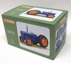 1/16 Fordson Dexta (1960-1962) by Universal Hobbies