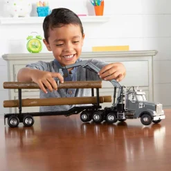 1/32 Freightliner 122SD Logging Truck with 3 Logs