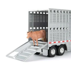 1/32 Freightliner 122SD Semi with Livestock Trailer & Cattle by ERTL