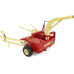 1/16 GEHL 700 Forage Chopper with Corn and Hay Heads by SpecCast