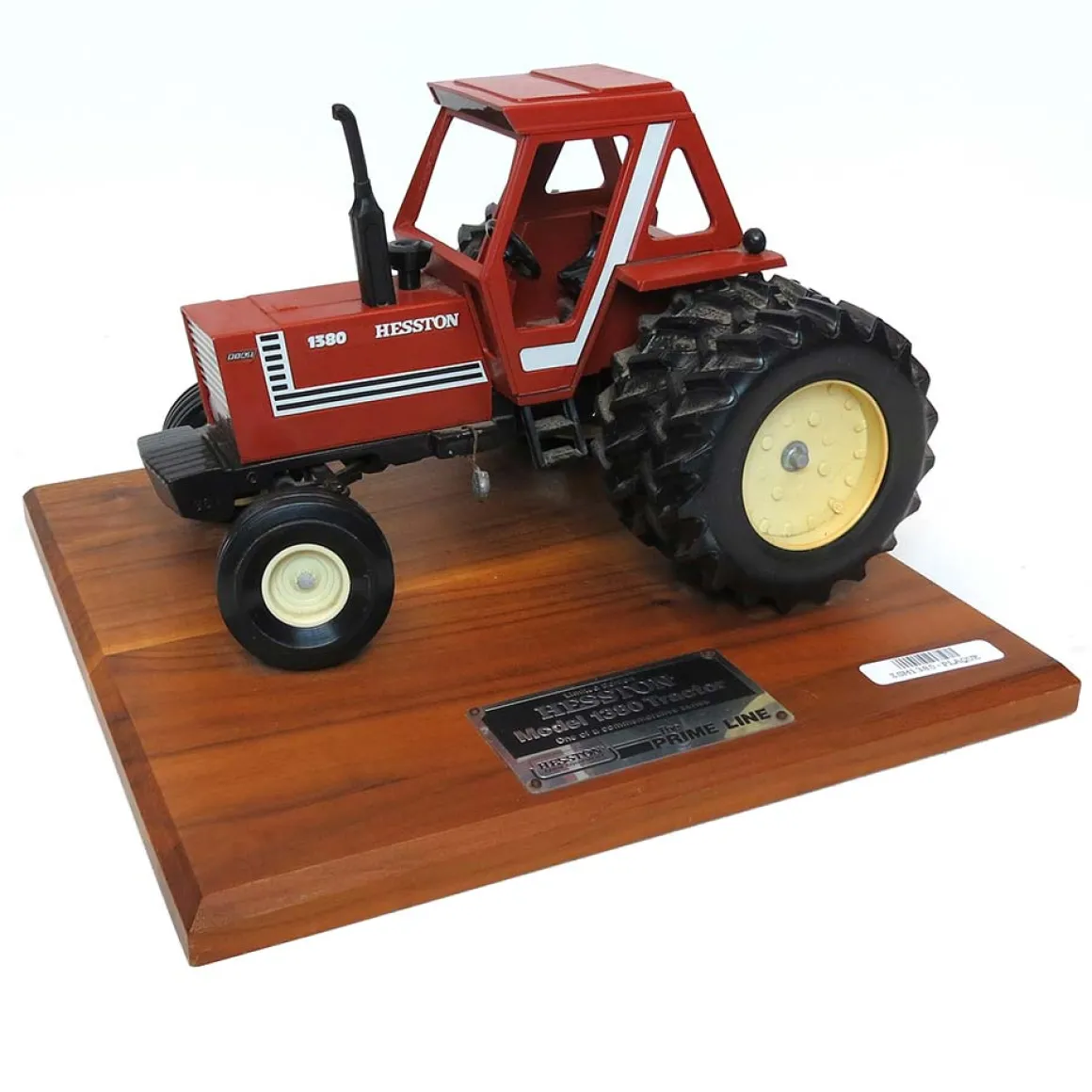 1/16 Hesston 1380 Cab with Duals on Plaque