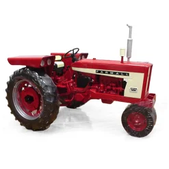 1/16 High Detail Farmall 504 Gas Narrow Front, 2005 Lafayette Farm Toy Show
