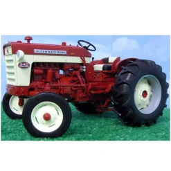 1/16 High Detail International 340 Diesel, 2007 Lafayette Farm Toy Show