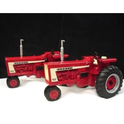 1/16 IH Farmall 706 & 806 2 Piece Collector Set with Precision Wheels & Tires