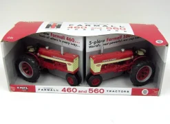 1/16 IH Farmall 460 & 560 Narrow Front Tractor Set by ERTL