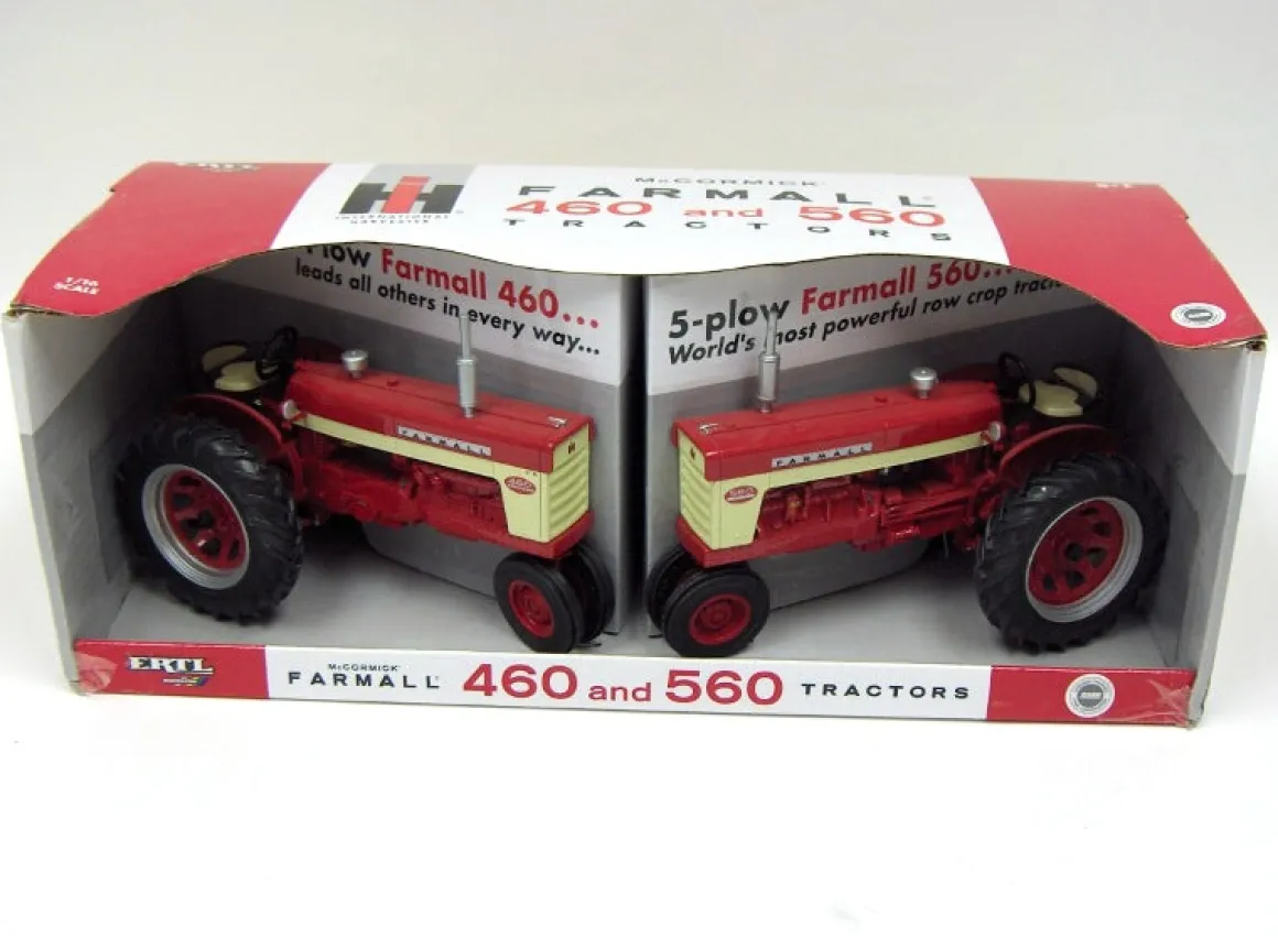 1/16 IH Farmall 460 & 560 Narrow Front Tractor Set by ERTL