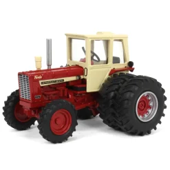 1/64 IH Farmall 1256 4WD Tractor with FWA & Cab