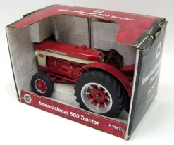 1/16 IH Farmall 560 Wide Front with Wheatland Fenders by ERTL