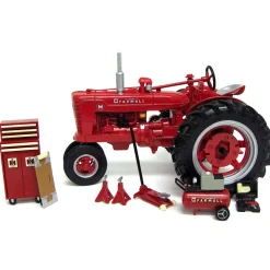 1/16 IH Farmall M Restoration Tractor & Accessories