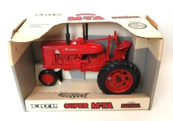 1/16 IH Farmall Super MTA Narrow Front by ERTL