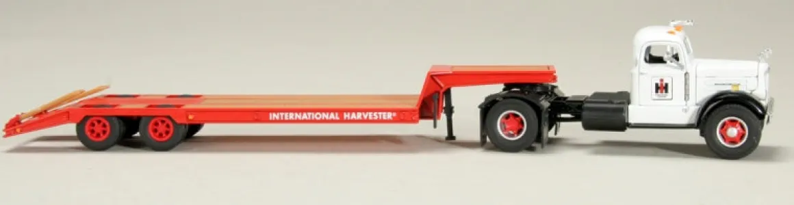 1/50 IH White WC22 Semi with Lowboy Trailer