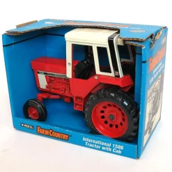 1/16 International 1586 Cab with Singles by ERTL