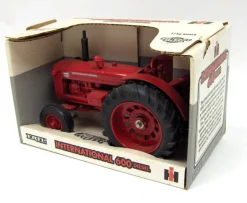 1/16 International 600 Diesel Tractor by ERTL