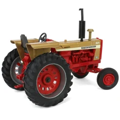 1/16 International 1026 Golden Demonstrator Tractor with Fenders