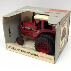 1/16 International 1566 Tractor with Cab, Special Edition by ERTL