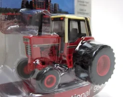 1/64 International 986 with Duals and Tri-Stripe Decal