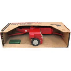 1/16 International Baler with Bales, Made in the USA by ERTL