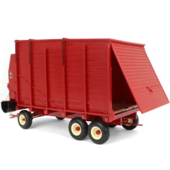 1/16 International Harvester 120 Forage Wagon with Tandem Axle