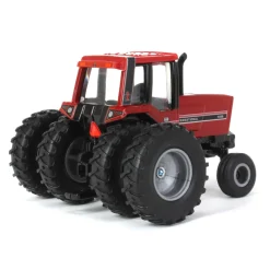 1/64 International Harvester 5488 Wide Front with Rear Duals
