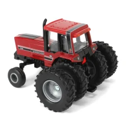 1/64 International Harvester 5488 Wide Front with Rear Duals