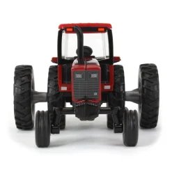 1/64 International Harvester 5488 Wide Front with Rear Duals