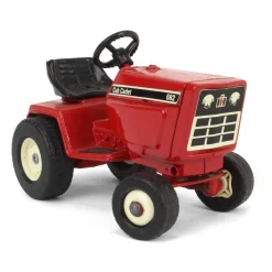 1/16 International Harvester 682 Cub Cadet and Garden Tractor, 1st Edition