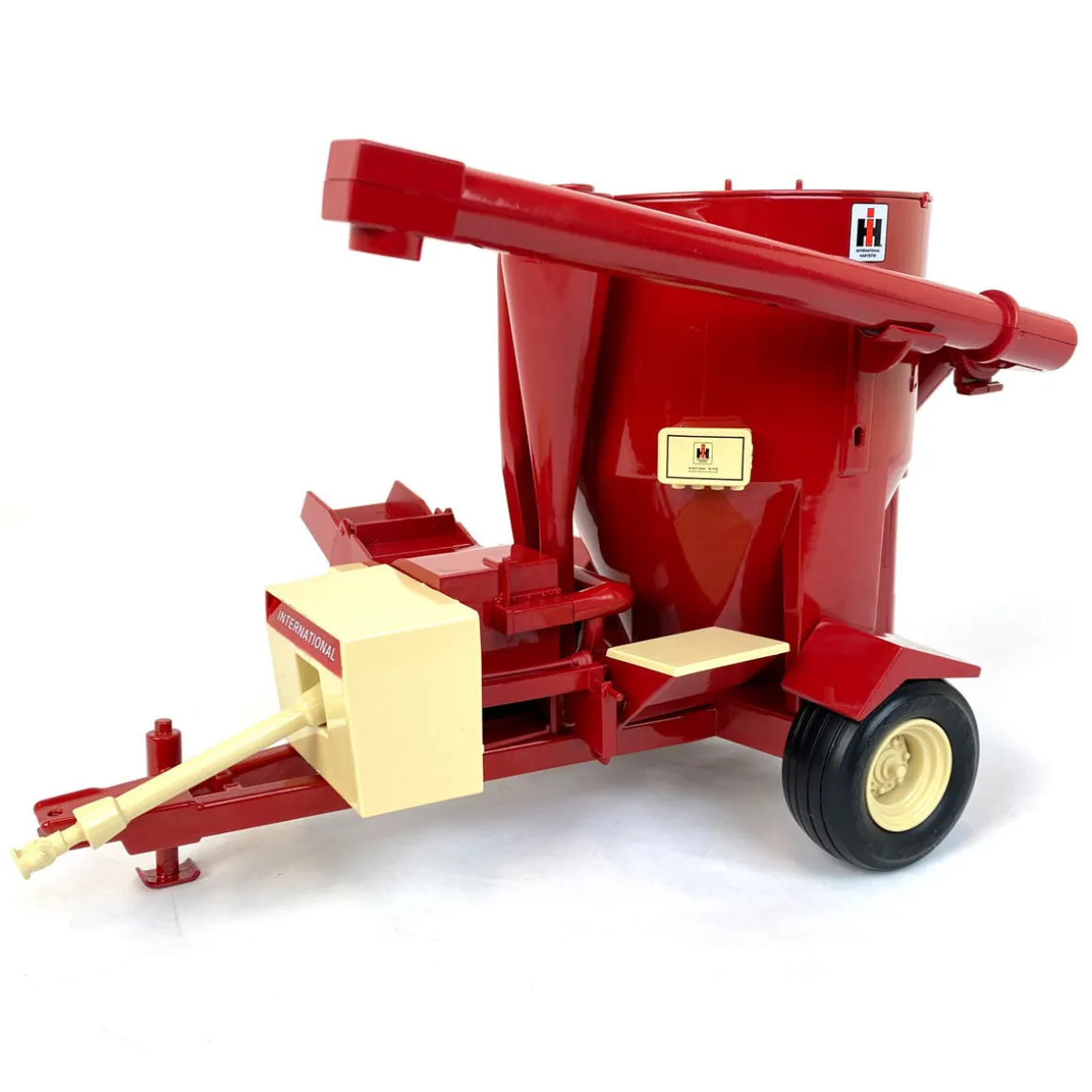 1/16 International Harvester 950 Grinder Mixer
