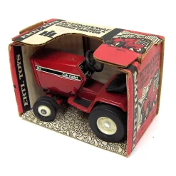 1/16 International Harvester 682 Cub Cadet and Garden Tractor, Made in the USA by ERTL