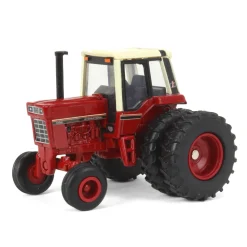 1/64 International Harvester 1486 Tri-Stripe Wide Front with Rear Duals