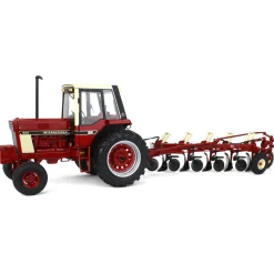 1/16 International Harvester 986 with Cab & 720 Plow, ERTL Precision Heritage Series