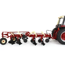 1/16 International Harvester 986 with Cab & 720 Plow, ERTL Precision Heritage Series