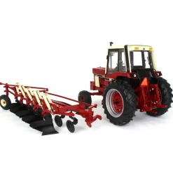 1/16 International Harvester 986 with Cab & 720 Plow, ERTL Precision Heritage Series