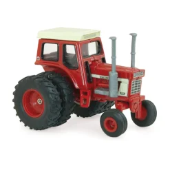 1/64 International Harvester 1568 V8 Cab with Duals