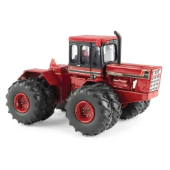 1/64 International Harvester 4586 with Front & Rear Duals, ERTL Prestige Collection