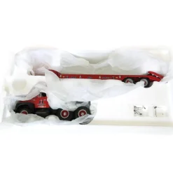 1/32 International RF 200 Semi Tractor with Lowboy, International Trucks Decal